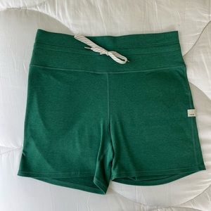 Vuori | Halo Vintage Short | Size S